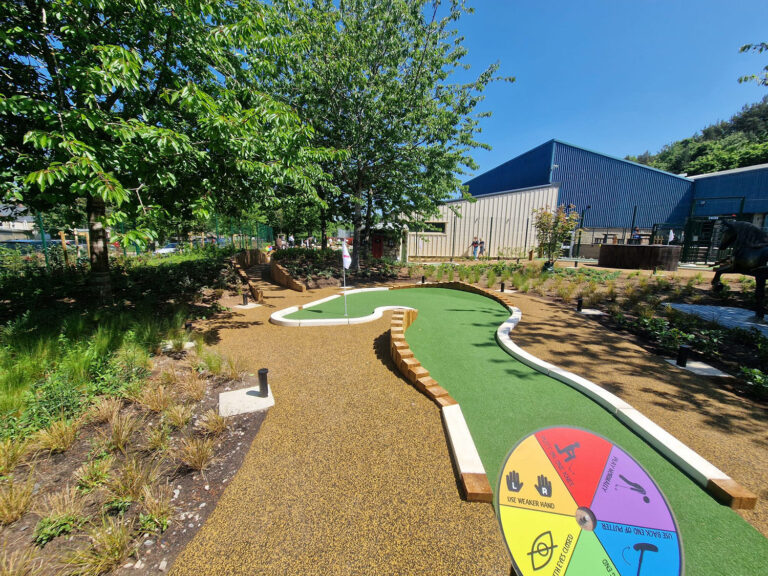 Course landscaping and themed obstacle details
