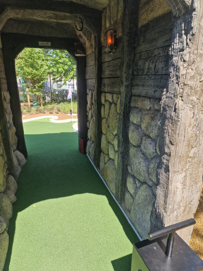 Tall themed feature within the Midsomer Norton course