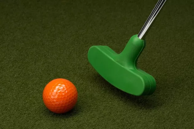 accessories-slide-show-putter-ball-68f45bf2766b1