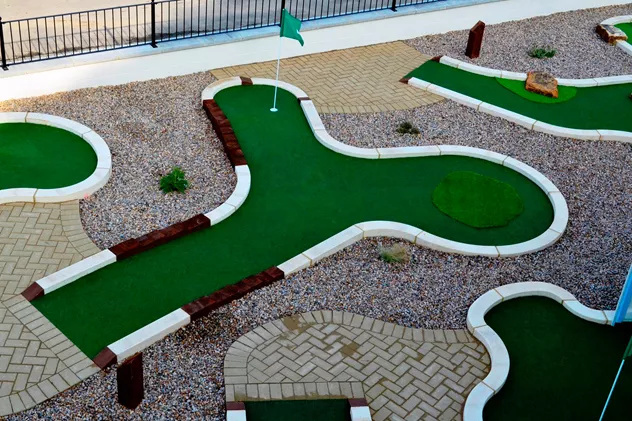 hole-3-68f23e7e89b21