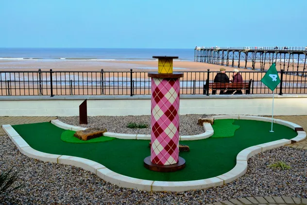 hole-4-novel-lighthouse-68f23e8241527