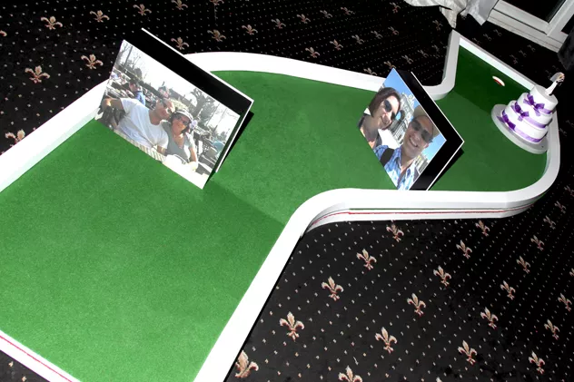 minigolf-at-jons-wedding-68f31bf1bb0df